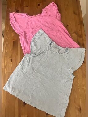 Gap women’s Small Forever Soft pink and blue flutter sleeve Tees